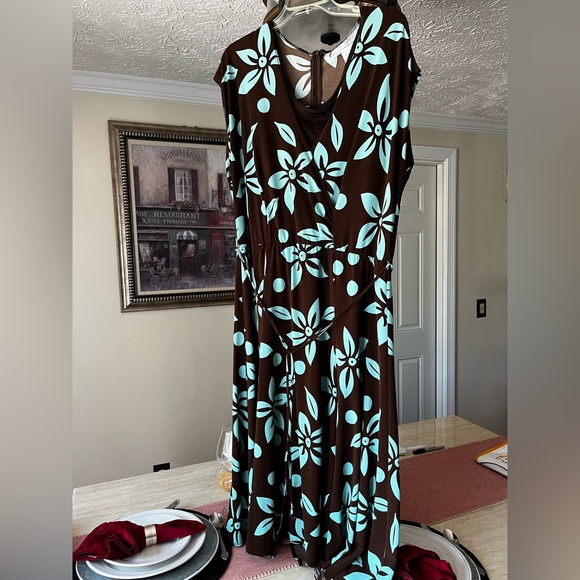 Jessica Howard size 18 A line belted dress in brown/teal floral print. - Picture 2 of 7